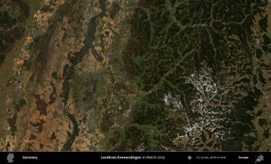 Landkreis Emmendingen. Mart 2019 'da çekilen Copernicus Sentinel karolarından oluşan bir uydu görüntüsü üzerine Almanya' nın idari bölgesi