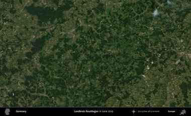 Landkreis Reutlingen. Haziran 2019 'da çekilen Kopernik Sentinel karolarından oluşan bir uydu görüntüsü üzerine Almanya' nın idari bölgesi
