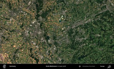 Kreis Mettmann. Haziran 2018 'de çekilen Kopernik Sentinel karolarından oluşan bir uydu görüntüsü üzerine Almanya' nın idari bölgesi