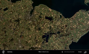 Plon. Mart 2022 'de çekilen Copernicus Sentinel karolarından oluşan bir uydu görüntüsü üzerine Almanya' nın idari bölgesi