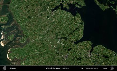 Holstein-Flensburg. Haziran 2022 'de çekilen Kopernik Sentinel karolarından oluşan bir uydu görüntüsü üzerine Almanya' nın idari bölgesi