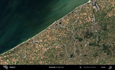 Oostende. Belçika 'nın idari alanı, Temmuz 2022' de çekilen Kopernik Nöbetçi karolarından oluşan bir uydu görüntüsüyle özetlenmiştir.