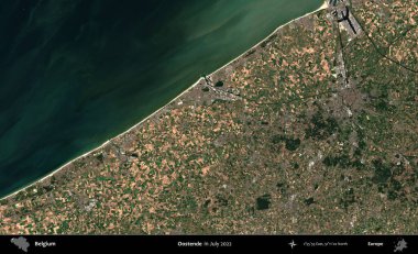 Oostende. Copernicus Sentinel 'in Temmuz 2022' de çekilmiş uydu görüntüsü üzerine Belçika 'nın idari bölgesi.