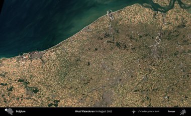 Batı-Vlaanderen. Copernicus Sentinel 'in Ağustos 2022' de çekilmiş uydu görüntüsü üzerine Belçika 'nın idari bölgesi.
