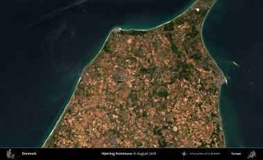 Hjorring Kommune. Kopernik Sentinel 'in Ağustos 2018' de çekilmiş uydu görüntüsü üzerine Danimarka 'nın idari bölgesi.