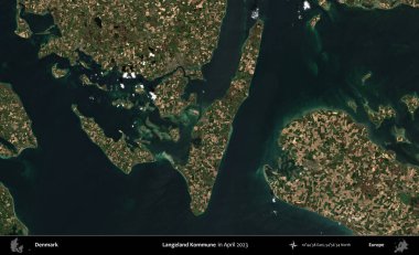 Langeland Kommune. Danimarka 'nın idari bölgesi Nisan 2023' te çekilen Kopernik Nöbetçi karolarından oluşan bir uydu görüntüsü üzerine kurulmuştur.