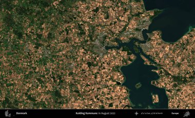 Kolding Kommune. Kopernik Sentinel 'in Ağustos 2022' de çekilmiş uydu görüntüsü üzerine Danimarka 'nın idari bölgesi.