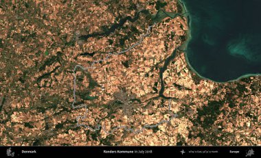 Randers Kommune. Danimarka 'nın idari bölgesi, Temmuz 2018' de çekilen Kopernik Nöbetçi Fayanslarından oluşan bir uydu görüntüsü ile özetlenmiştir.