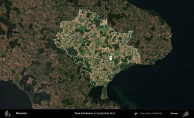 Faxe Kommune. Danimarka 'nın idari alanı, Eylül 2020' de çekilen Kopernik Nöbetçi karolarından oluşan koyu renkli bir uydu görüntüsü üzerine vurgulandı ve özetlendi.