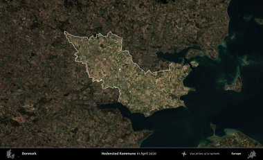 Hedensted Kommune. Danimarka 'nın idari alanı, Nisan 2020' de çekilen Kopernik Nöbetçi karolarından oluşan koyu renkli bir uydu görüntüsü üzerine vurgulandı ve özetlendi.