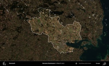 Horsens Kommune. Danimarka 'nın idari alanı, Mart 2022' de çekilen Kopernik Nöbetçi karolarından oluşan koyu renkli bir uydu görüntüsü üzerine vurgulandı ve özetlendi.