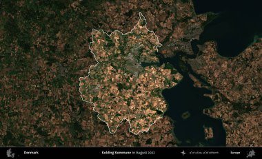 Kolding Kommune. Danimarka 'nın idari alanı, Ağustos 2022' de çekilen Kopernik Nöbetçi karolarından oluşan koyu renkli bir uydu görüntüsü üzerine vurgulandı ve özetlendi.