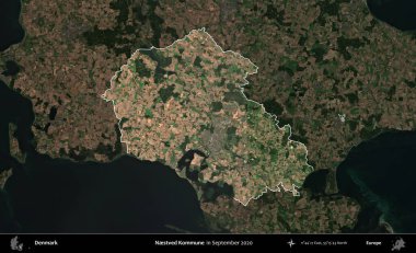 Yuvalı Kommune. Danimarka 'nın idari alanı, Eylül 2020' de çekilen Kopernik Nöbetçi karolarından oluşan koyu renkli bir uydu görüntüsü üzerine vurgulandı ve özetlendi.