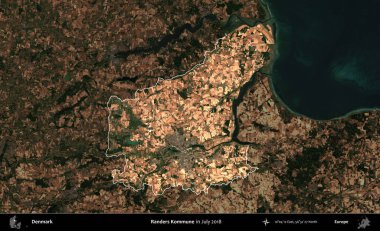 Randers Kommune. Danimarka 'nın idari alanı, Temmuz 2018' de çekilen Kopernik Nöbetçi karolarından oluşan koyu renkli bir uydu görüntüsü üzerine vurgulandı ve özetlendi.