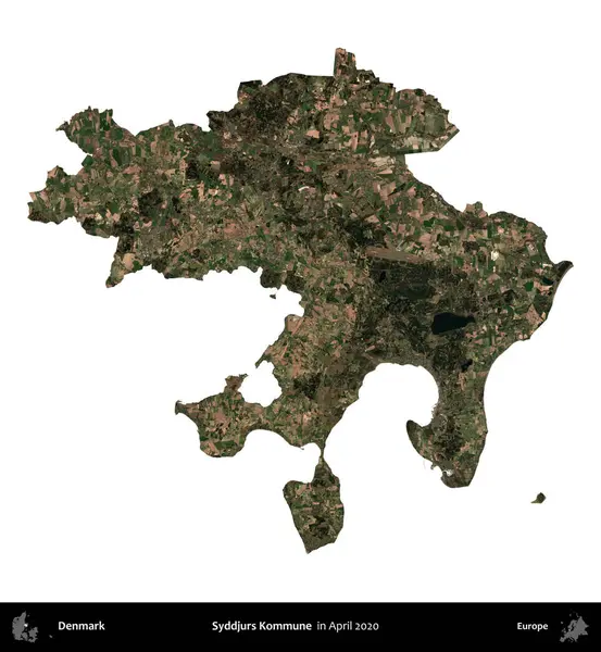 Syddjurs Kommune. Danimarka 'nın idari bölgesi, Nisan 2020' de çekilen Kopernik Nöbetçi karolarından oluşan bir uydu görüntüsü ile beyaza izole edildi.