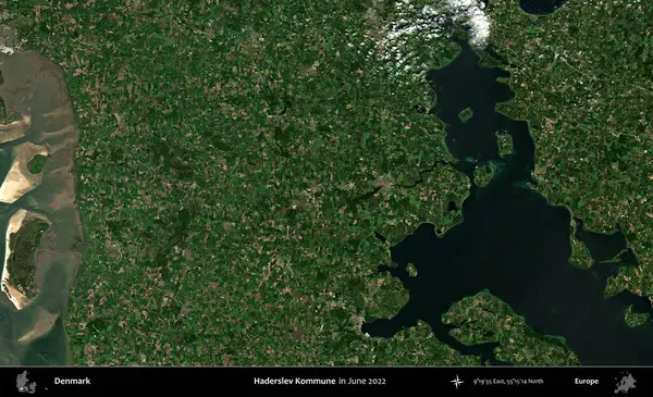 Haderslev Kommune. Danimarka 'nın idari bölgesi, Haziran 2022' de çekilen Kopernik Sentinel karolarından oluşan bir uydu görüntüsü üzerine kurulmuştur.