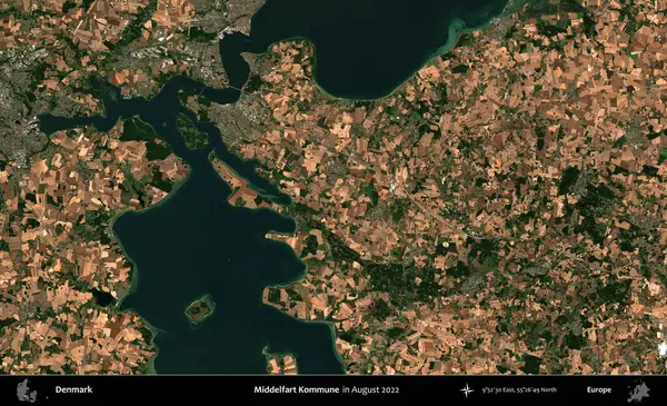Middelosuruk Kommune. Kopernik Sentinel 'in Ağustos 2022' de çekilmiş uydu görüntüsü üzerine Danimarka 'nın idari bölgesi.