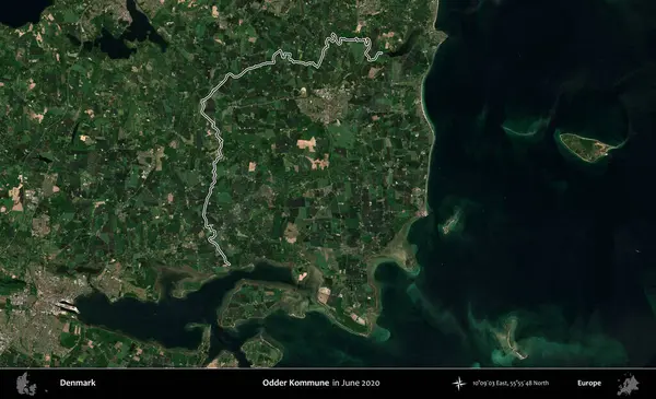 Garip Kommune. Danimarka 'nın idari bölgesi, Haziran 2020' de çekilen Kopernik Nöbetçi karolarından oluşan bir uydu görüntüsü üzerinde özetlenmiştir.