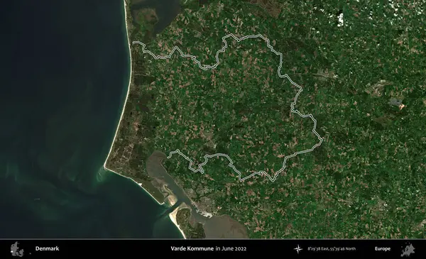 Varde Kommune. Danimarka 'nın idari bölgesi, Haziran 2022' de çekilen Kopernik Nöbetçi Fayanslarından oluşan bir uydu görüntüsü ile özetlenmiştir.