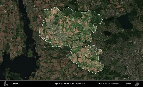 Egedal Kommune. Danimarka 'nın idari alanı, Eylül 2020' de çekilen Kopernik Nöbetçi karolarından oluşan koyu renkli bir uydu görüntüsü üzerine vurgulandı ve özetlendi.