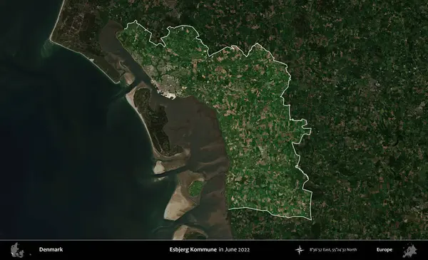 Esbjerg Kommune. Danimarka 'nın idari alanı, Haziran 2022' de çekilen Kopernik Nöbetçi karolarından oluşan koyu renkli bir uydu görüntüsü üzerine vurgulandı ve özetlendi.