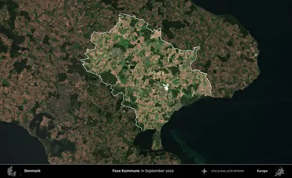 Faxe Kommune. Danimarka 'nın idari alanı, Eylül 2020' de çekilen Kopernik Nöbetçi karolarından oluşan koyu renkli bir uydu görüntüsü üzerine vurgulandı ve özetlendi.