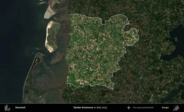 Tonder Kommune. Danimarka 'nın idari alanı, Mayıs 2023' te çekilen Kopernik Nöbetçi karolarından oluşan koyu renkli bir uydu görüntüsü üzerine vurgulandı ve özetlendi.