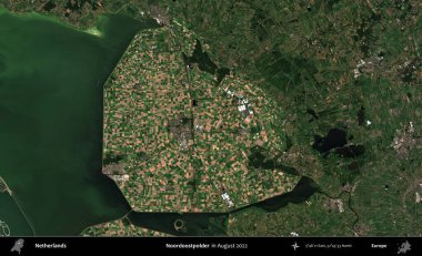 Noordoostpolder. Ağustos 2022 'de çekilen Kopernik Nöbetçi karolarından oluşan bir uydu görüntüsü üzerinde Hollanda' nın idari alanı