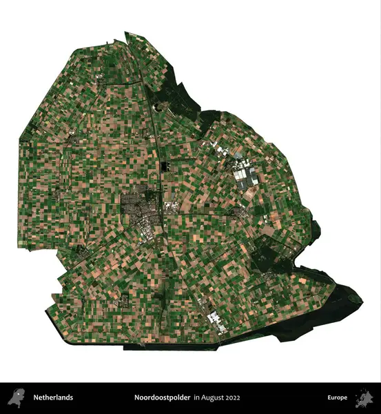 Noordoostpolder. Hollanda idari bölgesi, Ağustos 2022 'de çekilen Kopernik Sentinel karolarından oluşan bir uydu görüntüsü ile beyaza izole edildi.