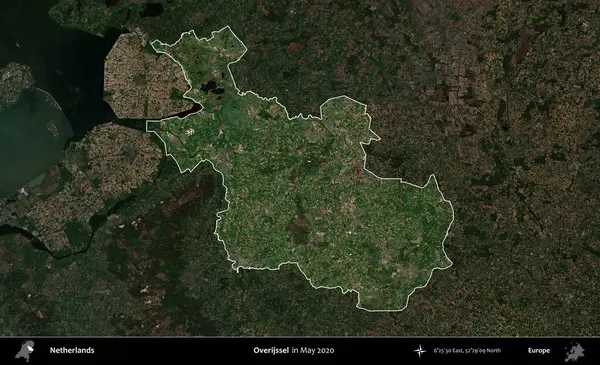 Overijssel. Hollanda 'nın idari alanı, Mayıs 2020' de çekilen Kopernik Sentinel karolarından oluşan koyu renkli bir uydu görüntüsü üzerinde vurgulandı ve özetlendi.