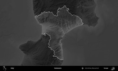 Katanzaro. İtalya 'nın idari alanı kararmış bir gri tonlama yükseklik haritasına vurgulandı ve özetlendi