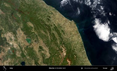 Marş. Kopernik Sentinel 'in Ekim 2017' de çekilmiş uydu görüntüsü üzerine İtalya 'nın idari bölgesi.