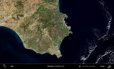 Siracusa. Kopernik Sentinel 'in Ekim 2017' de çekilmiş uydu görüntüsü üzerine İtalya 'nın idari bölgesi.