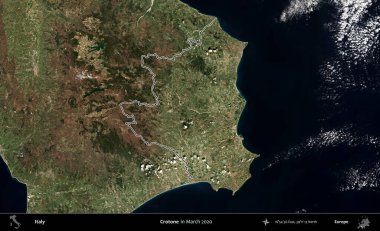 Crotone. İtalya 'nın idari bölgesi, Mart 2020' de çekilen Kopernik Nöbetçi karolarından oluşan bir uydu görüntüsüyle özetlendi.