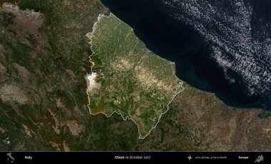 Chieti. İtalya 'nın idari alanı, Ekim 2017' de çekilen Kopernik Nöbetçi karolarından oluşan koyu renkli bir uydu görüntüsü üzerine vurgulandı ve özetlendi.