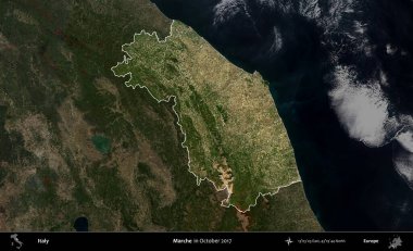 Marş. İtalya 'nın idari alanı, Ekim 2017' de çekilen Kopernik Nöbetçi karolarından oluşan koyu renkli bir uydu görüntüsü üzerine vurgulandı ve özetlendi.