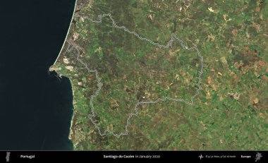 Santiago Cacem 'i yap. Portekiz 'in idari alanı, Ocak 2020' de çekilen Global Mozaik Sentinel-2 karolarından oluşan bir uydu görüntüsünde özetlenmiştir.