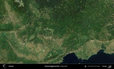 Drama Bölgesel Birimi. Temmuz 2022 'de çekilen Global Mozaik Sentinel-2 karolarından oluşan uydu görüntüsü üzerine Yunanistan' ın idari bölgesi