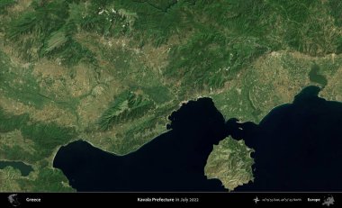 Kavala Bölgesi. Temmuz 2022 'de çekilen Global Mozaik Sentinel-2 karolarından oluşan uydu görüntüsü üzerine Yunanistan' ın idari bölgesi