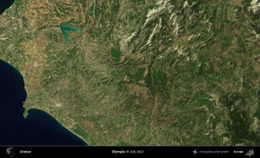 Olympia. Temmuz 2022 'de çekilen Global Mozaik Sentinel-2 karolarından oluşan uydu görüntüsü üzerine Yunanistan' ın idari bölgesi