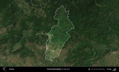 Drama Belediyesi. Yunanistan 'ın idari alanı, Temmuz 2022' de çekilen Global Mozaik Sentinel-2 karolarından oluşan koyu renkli bir uydu görüntüsü üzerinde vurgulandı ve özetlendi