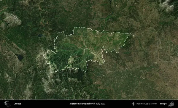 Meteora Belediyesi. Yunanistan 'ın idari alanı, Temmuz 2022' de çekilen Global Mozaik Sentinel-2 karolarından oluşan koyu renkli bir uydu görüntüsü üzerinde vurgulandı ve özetlendi