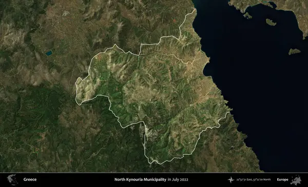 Kuzey Kynouria Belediyesi. Yunanistan 'ın idari alanı, Temmuz 2022' de çekilen Global Mozaik Sentinel-2 karolarından oluşan koyu renkli bir uydu görüntüsü üzerinde vurgulandı ve özetlendi