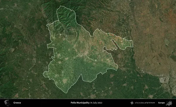 Pella Belediyesi. Yunanistan 'ın idari alanı, Temmuz 2022' de çekilen Global Mozaik Sentinel-2 karolarından oluşan koyu renkli bir uydu görüntüsü üzerinde vurgulandı ve özetlendi