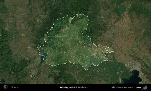 Pella Bölgesel Birimi. Yunanistan 'ın idari alanı, Temmuz 2022' de çekilen Global Mozaik Sentinel-2 karolarından oluşan koyu renkli bir uydu görüntüsü üzerinde vurgulandı ve özetlendi