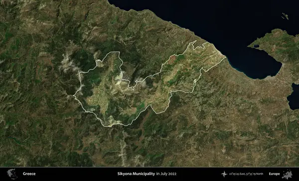 Sikyona Belediyesi. Yunanistan 'ın idari alanı, Temmuz 2022' de çekilen Global Mozaik Sentinel-2 karolarından oluşan koyu renkli bir uydu görüntüsü üzerinde vurgulandı ve özetlendi