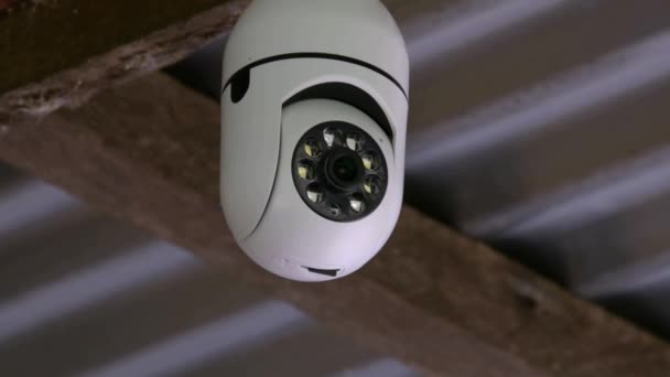 ストリートに設置されたCctvカメラがセキュリティを監視します フルHd映像 — ストック動画