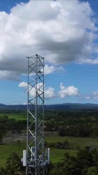 Drahtlose Datenstation Luftaufnahme Zell See Fliegen Eine Datenantenne Hochgeschwindigkeitsinternet — Stockvideo
