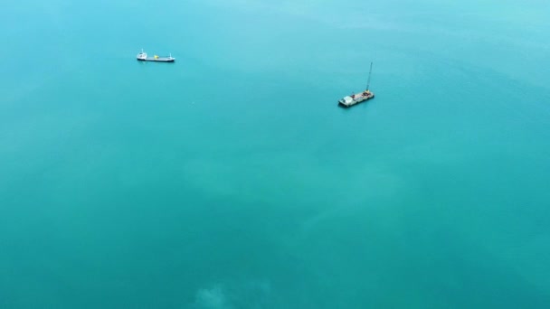 Dos Barcos Carga Mar Abierto Transporte Marítimo Carga — Vídeo de stock