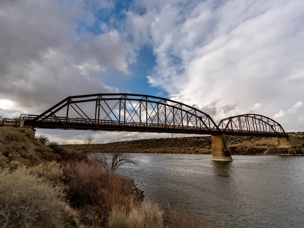 Wild Snake River Old Fashioned Bridge — Stock Photo, Image